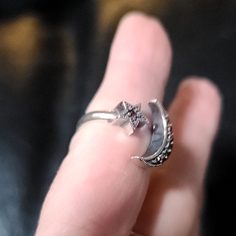 Ruby & Marcasite GORGEOUS sterling moon 🌙 & Star ring sz8 adjustable - Picture 4 of 7
